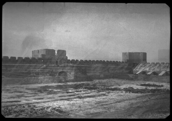 Bender/Tighina fortress in the fog, then in Romania (now in Moldova-Transnistria) towards the end of the First World War in 1918