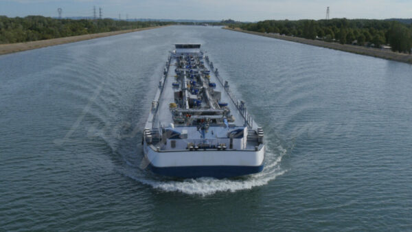 Transport of hydrocarbons by barge on the Rhône