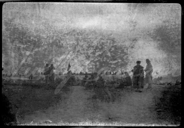 French army soldiers stopping near Akkerman (now Bilhorod-Dnistrovskyï in Ukraine) towards the end of the Great War 1914-1918. A woman in a fur coat and her daughter join them.