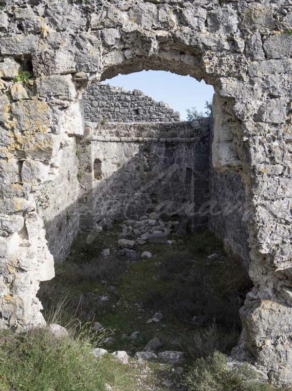 Ruins of the chapel of Aspremont-le-Vieux