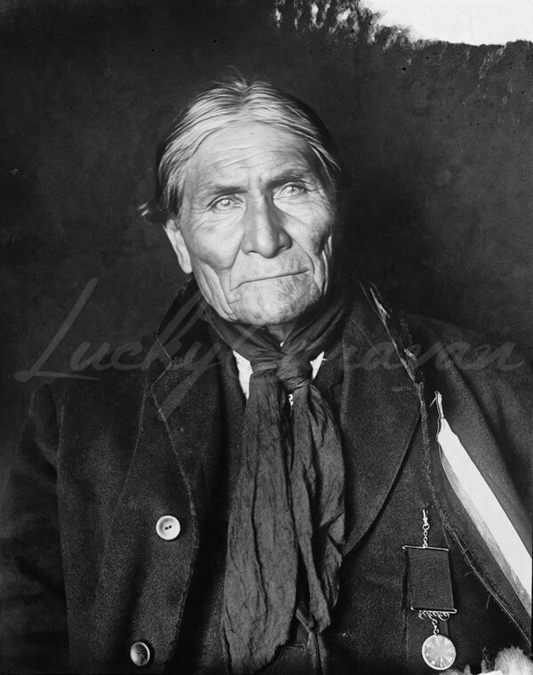 Geronimo was born on 16 June 1829 into the Bedonkohe Apache tribe in New Mexico (then under Mexican rule) and died on 17 February 1909 at Fort Sill (Oklahoma, United States).